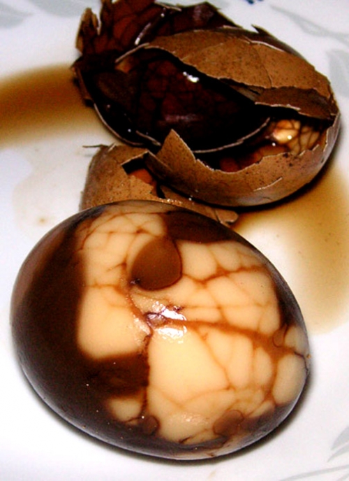 Chinese tea eggs are a delight to watch and eat tea eggs